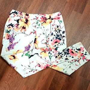 Super Cute Floral Capris